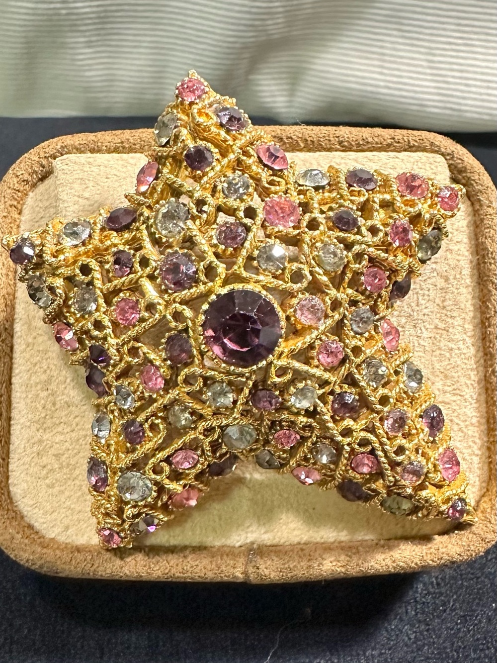 Vtg: ART -Arthur Pepper Oversized Purple & Pink Rhinestone Accent Star Brooch